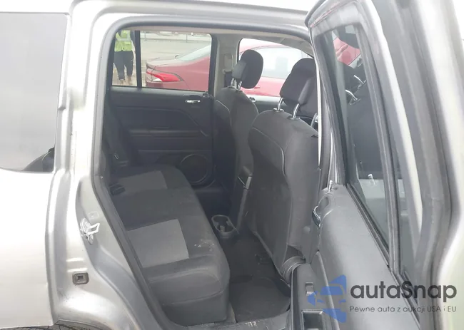 1C4NJDBB2FD357822: 44177926