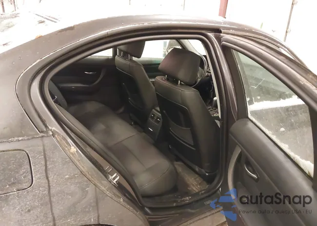 WBAVC73568KX90639: 44177108