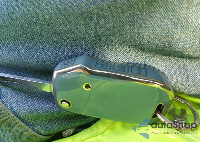 3KPF24AD2PE513734: 44177216