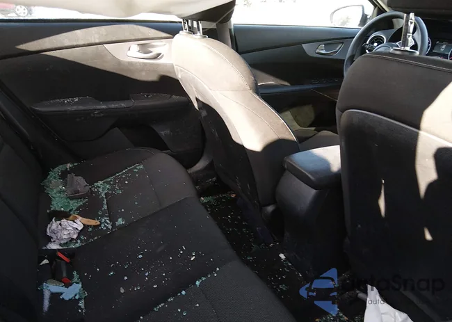 3KPF24AD2PE513734: 44177216