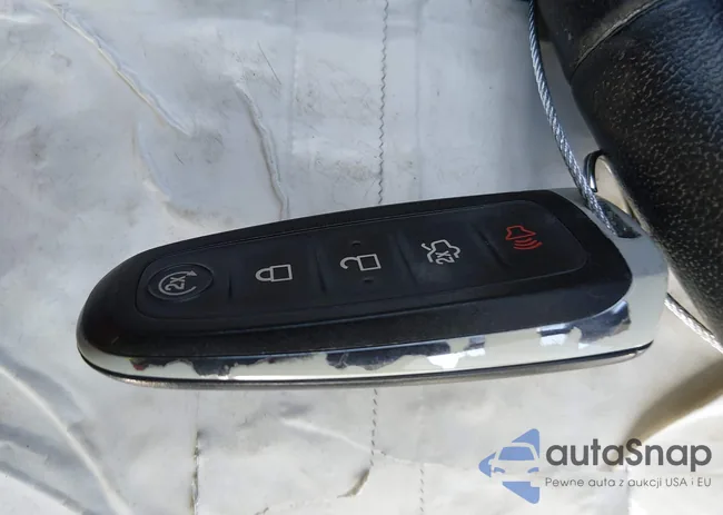 1FMCU9J90EUD60528: 44177286