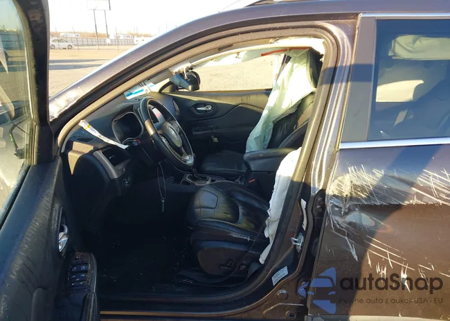 1C4PJLDB2FW516228: 44178456