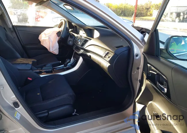 1HGCR2F5XEA290669: 44178646