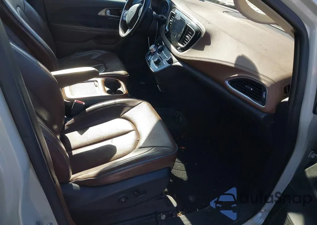 2C4RC1GGXHR653198: 44178724