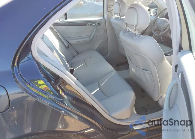 WDBRF40JX3F388747: 44178743