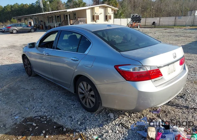 1HGCR2F82FA115960: 44178765