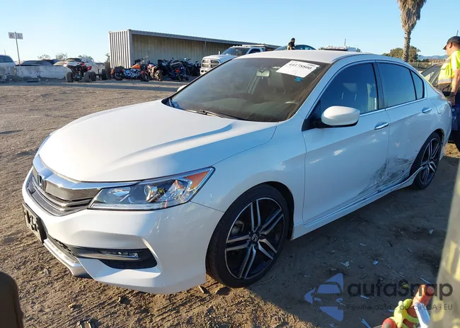 1HGCR2F52GA232123: 44178800