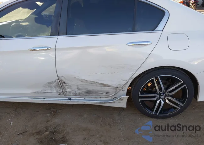 1HGCR2F52GA232123: 44178800