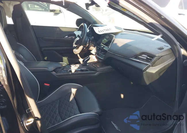 1G6D75RP8N0410923: 44178852