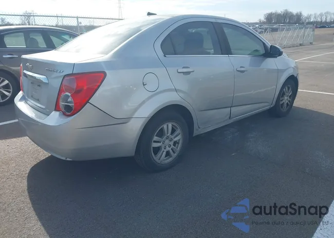 1G1JC5SH2E4142743: 44178854