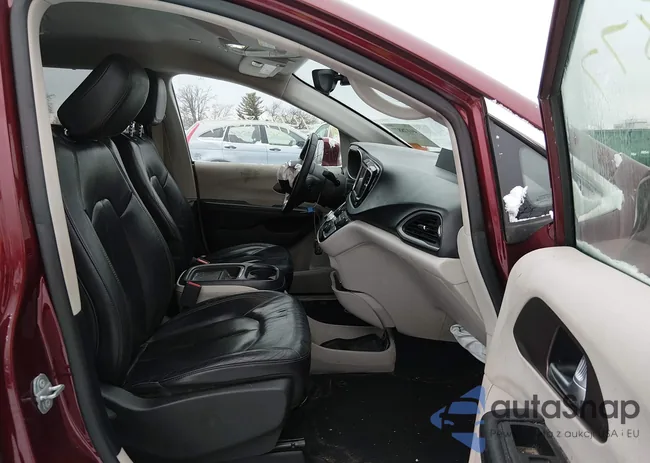 2C4RC1BG3JR107842: 44178877