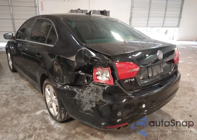 3VWLL7AJ8DM382217: 44178988