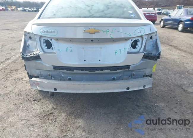 1G1PE5SB8F7122321: 44179003