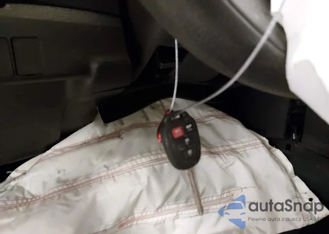 2T1BURHE7EC176266: 44178045