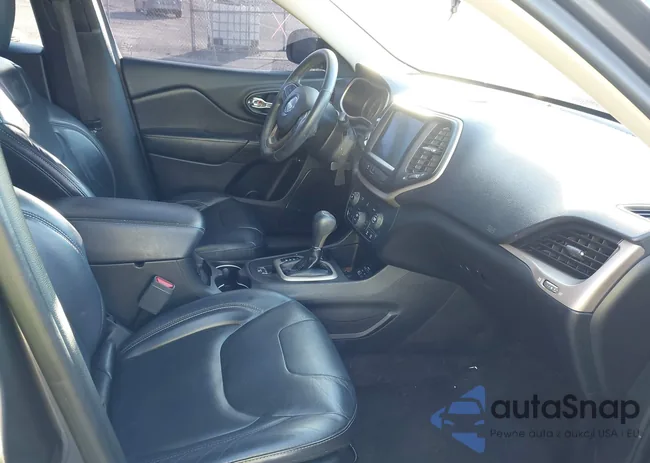 1C4PJLDB6HW516882: 44178050