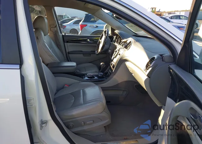 5GAKRBKD9FJ131930: 44178052