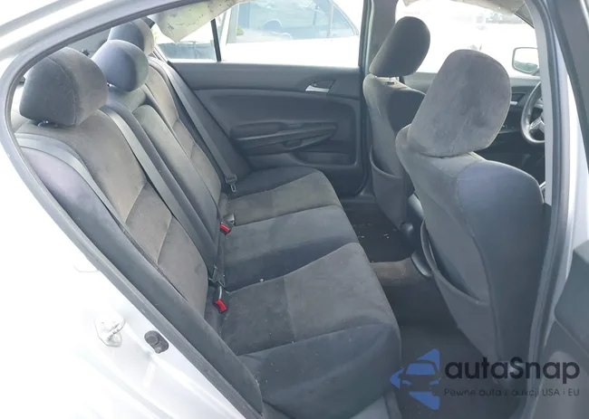 1HGCP2F3XAA081494: 44178186