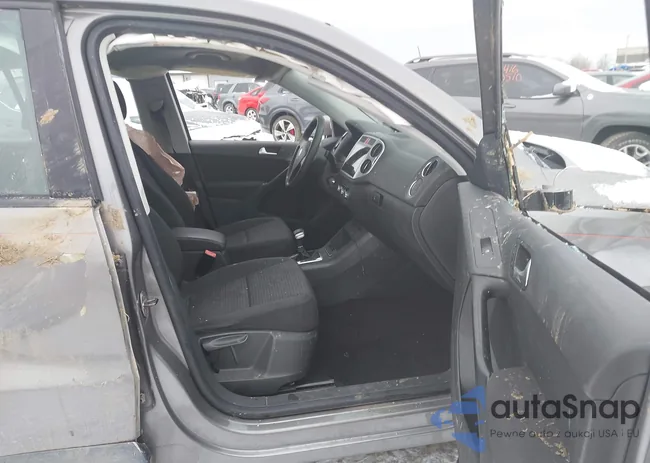 WVGAV7AX9AW520928: 44178238