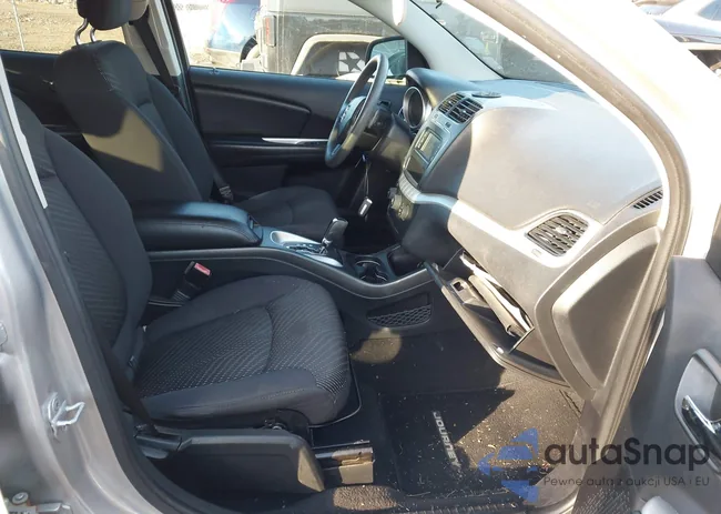 3C4PDCBG4DT547053: 44178315