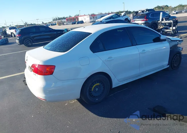 3VWDX7AJ1CM340737: 44179543