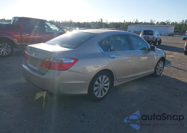 1HGCR2F7XDA249622: 44179637