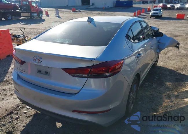 5NPD84LF6HH066911: 44179654