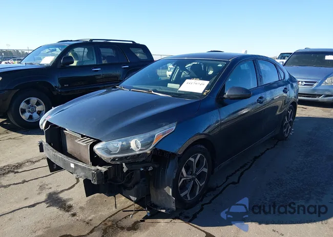 3KPF24AD2ME273676: 44179749