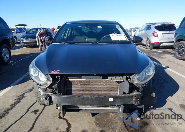 3KPF24AD2ME273676: 44179749