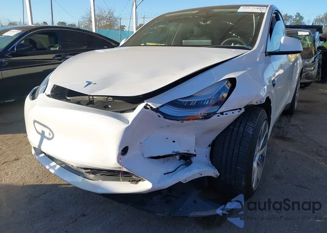 5YJYGAEEXMF112658: 44179805