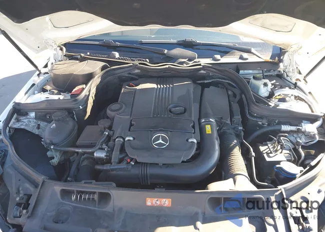 WDDGF4HB7ER309869: 44179818