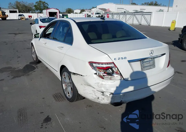 WDDGF4HB7ER309869: 44179818