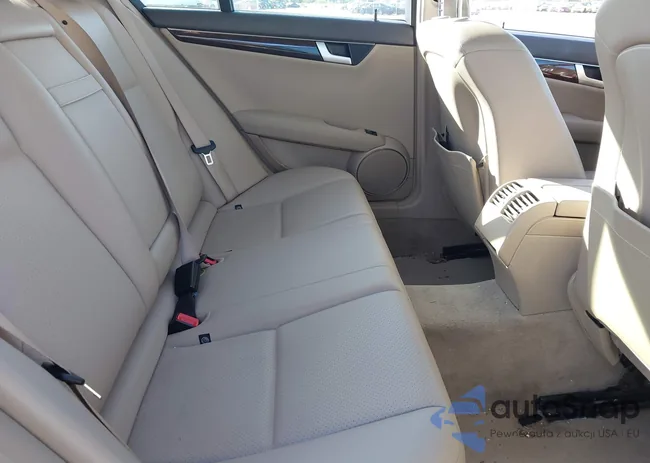 WDDGF4HB7ER309869: 44179818