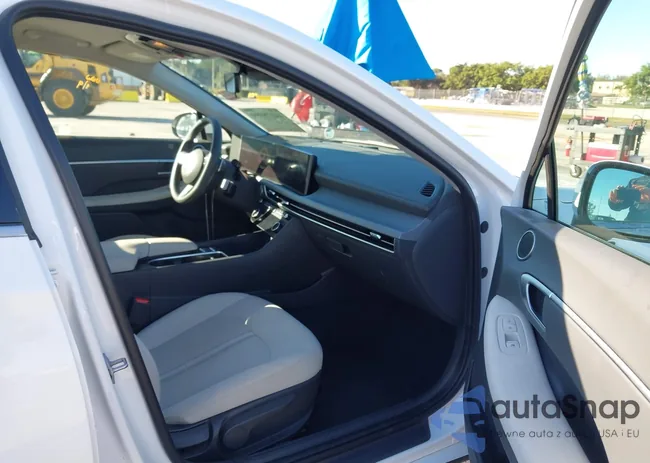 KMHL64JA7SA465880: 44179990