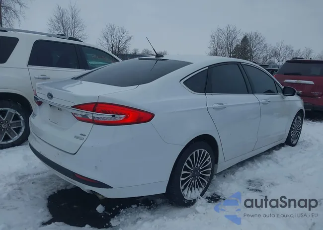 3FA6P0HD0HR245931: 44179075