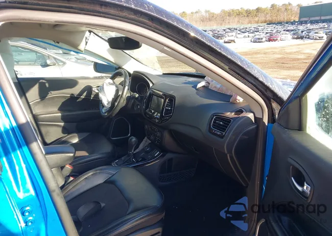 3C4NJDBB8LT129961: 44179309