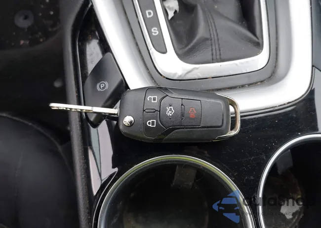 3FA6P0H7XER100143: 44179328