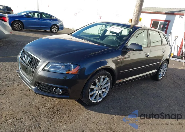 WAUKJAFM8CA097465: 44180553