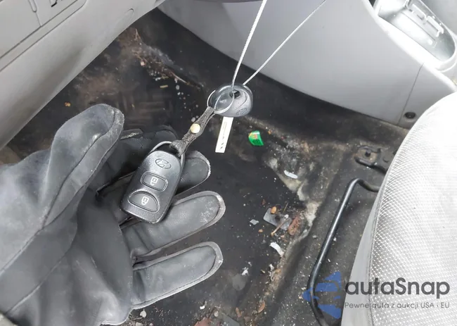 KMHCT4AE9DU412692: 44180761