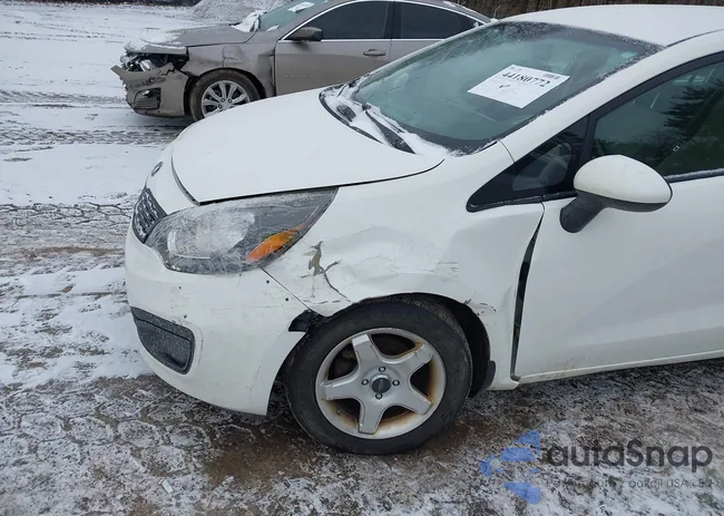 KNADM4A3XF6503043: 44180772