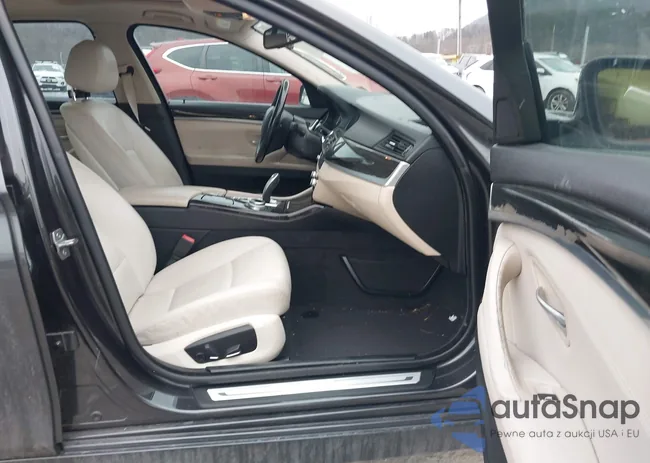 WBAFV3C51ED685207: 44180790