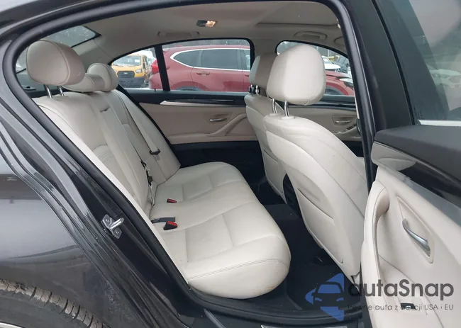 WBAFV3C51ED685207: 44180790