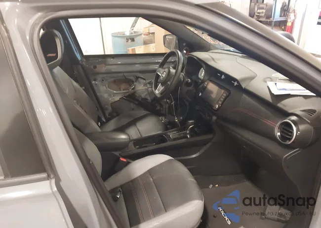 3N1CP5DV7PL563218: 44180801