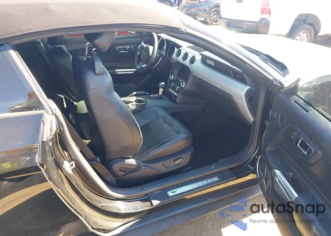 1FATP8UHXH5310569: 44180286