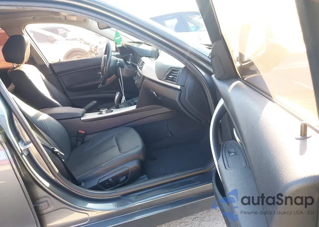 WBA3B1G55FNT02715: 44181526