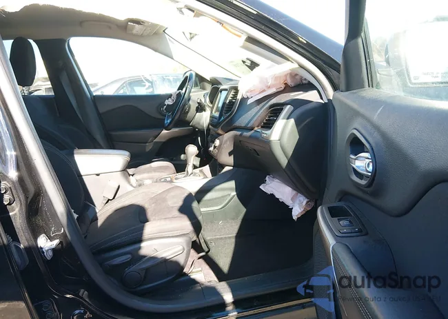 1C4PJLCB3HW663212: 44181716