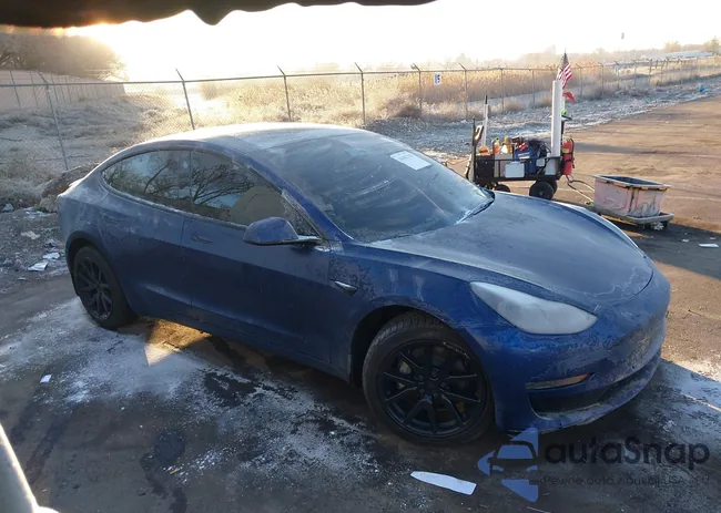 5YJ3E1EB0NF110537: 44181741