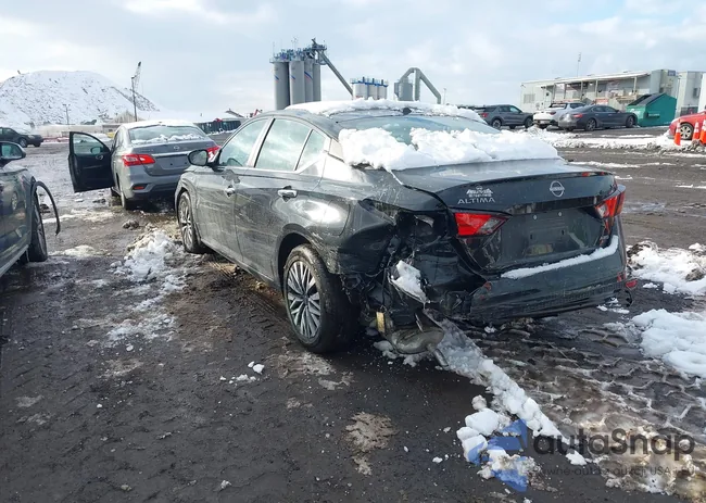 1N4BL4DW9RN376529: 44181784