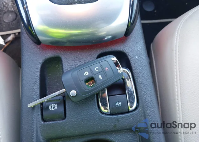 W04WT3N56GG060464: 44181787