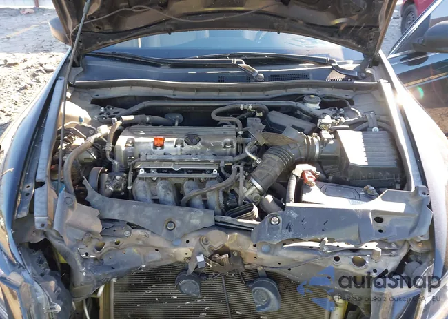 1HGCP2F82BA013221: 44181877