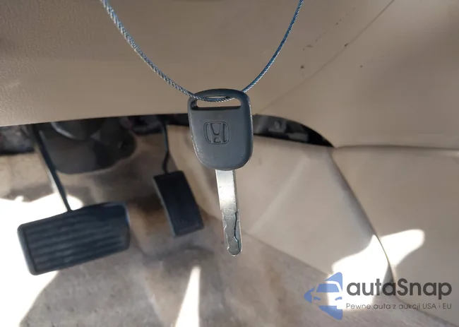 1HGCP2F82BA013221: 44181877